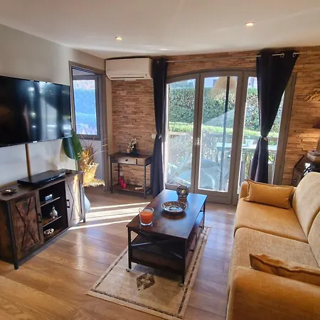 Apartment 2 Pieces Climatise, Belle Terrasse, Parking Prive, Proche Centre-ville Et - Fr-1-780-43