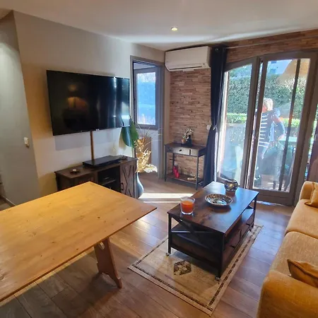 2 Pieces Climatise, Belle Terrasse, Parking Prive, Proche Centre-ville Et - Fr-1-780-43 * Sainte-Maxime