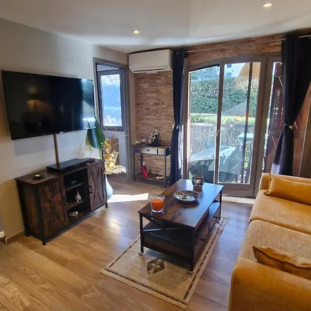 2 Pieces Climatise, Belle Terrasse, Parking Prive, Proche Centre-ville Et - Fr-1-780-43 * Sainte-Maxime